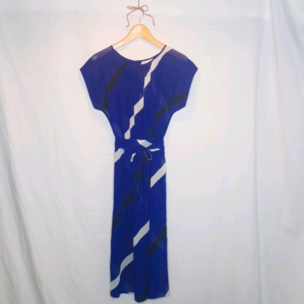 Vintage Midi length Dress with waist tie.